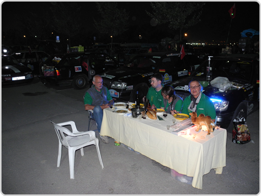 Biilig-Camping war gestern - Rallyekultur heute.